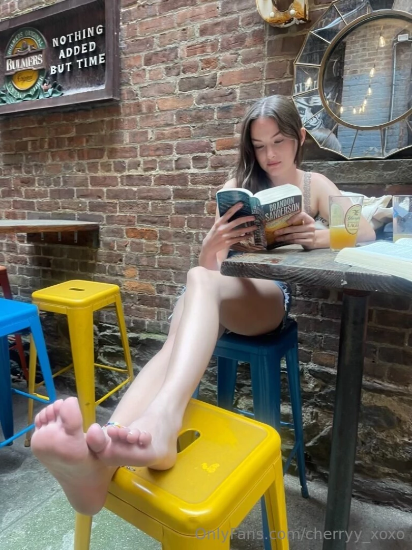 You see me next to you like this at the bar wyd 