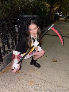 Halloween costume guess the anime