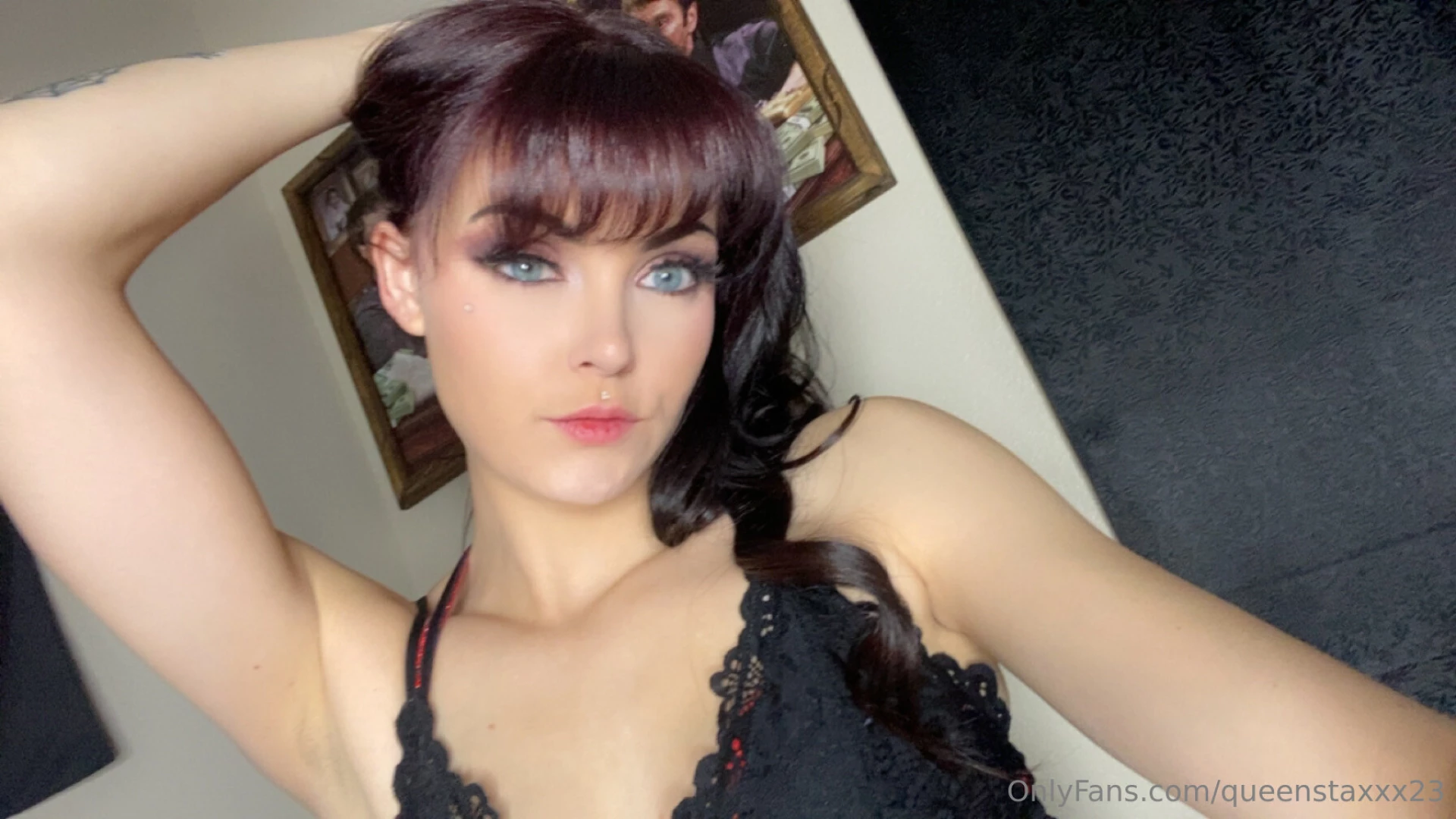 How is your monday going message me let s talk 