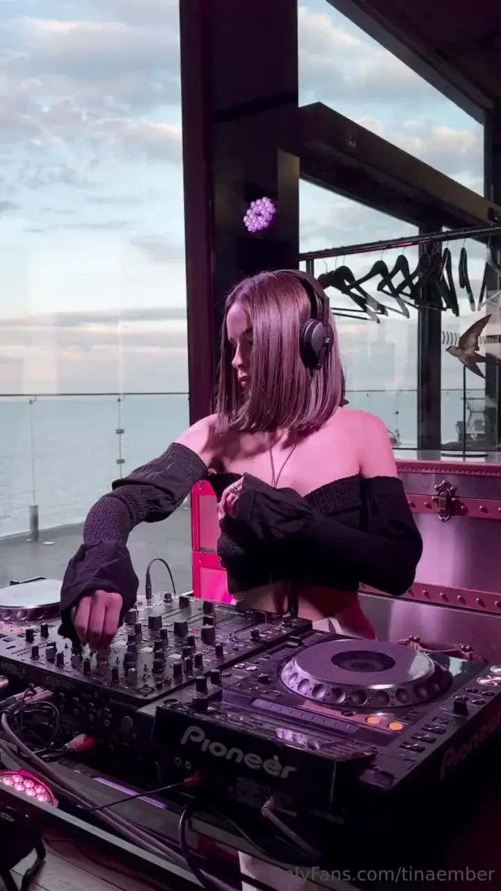 About two years ago i went to my first electronic music party it was part 1 