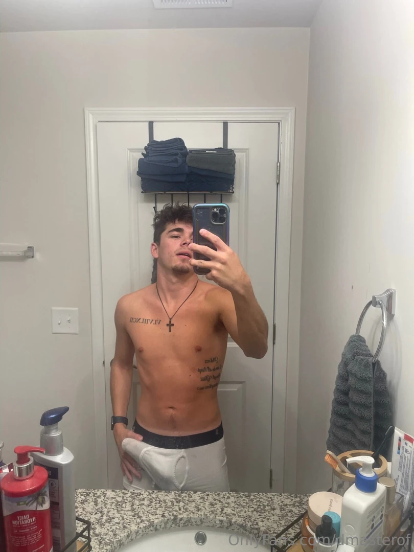 It s friday what are yall doing today 