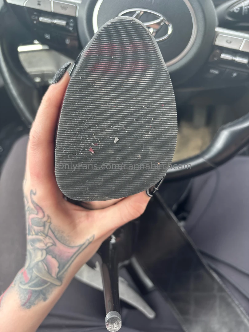 Had a fun foot worshipper encounter 