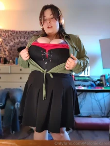 Tits all the way up to my shoulders spilling out just cause i moved a part 31