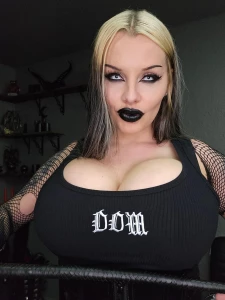 Which do you prefer bare breasts amp pleasure or cleavage amp torment