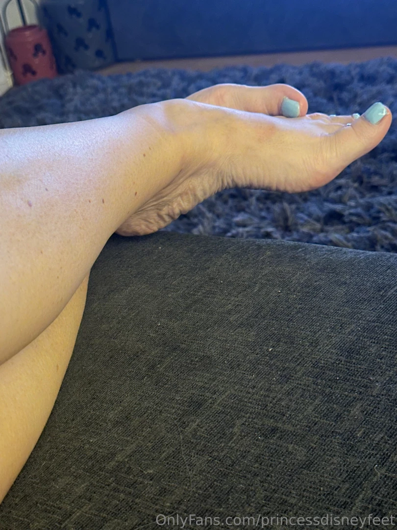 Relaxing x would you like to rub my feet x 