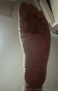 Dirty dirty feet volunteers to lick them clean please x