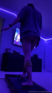 dankpizza - Walking pad - little booty in movement 