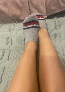 Guess what colour my toes are hehe