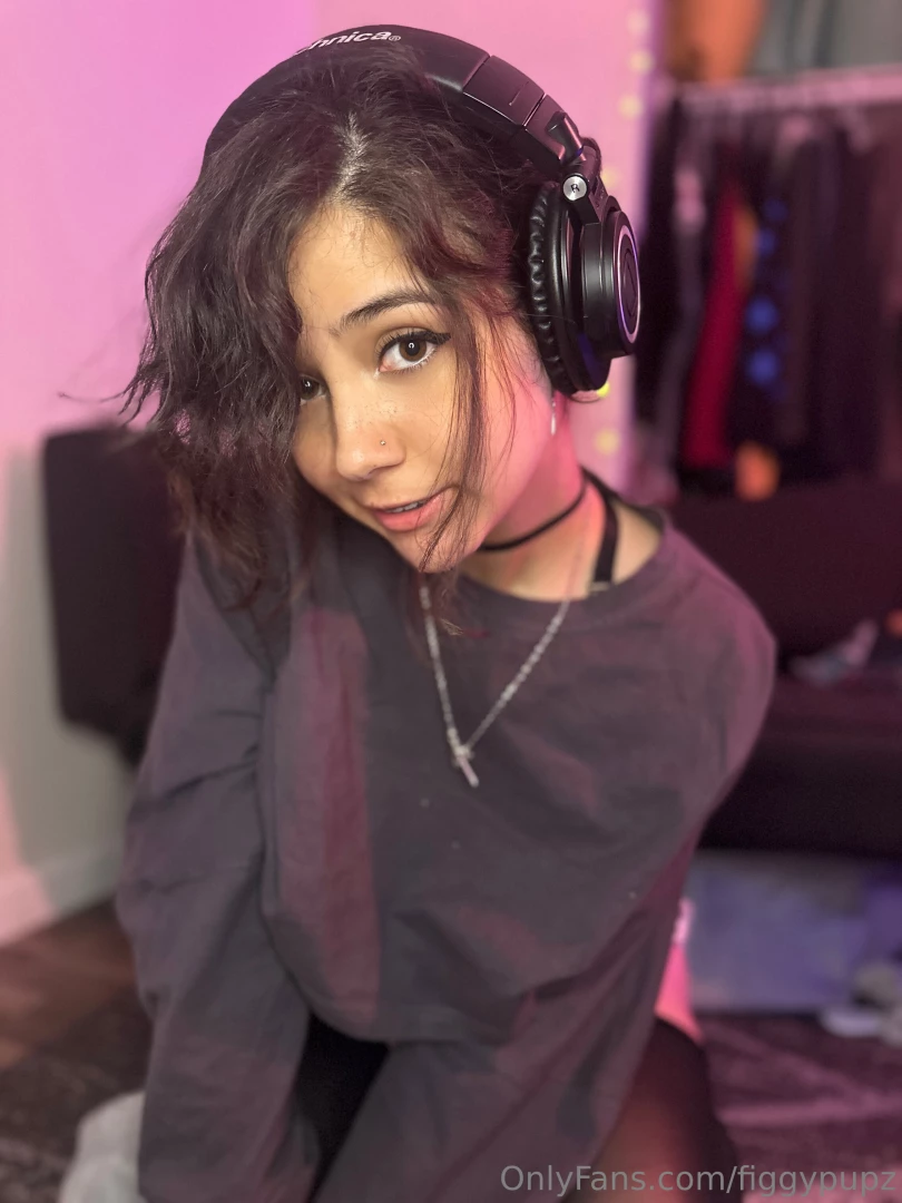 Went and made a hornier version of those selfies from the other day lt part 4 