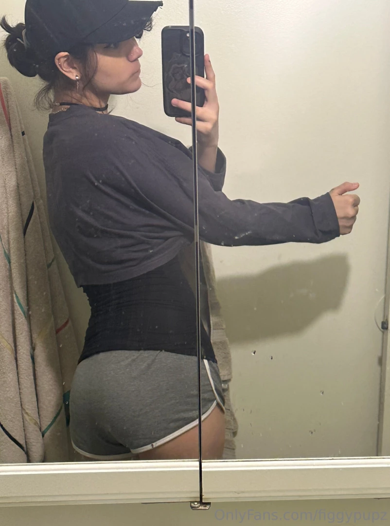 Some pics i took on vacation 3 these shorts rlly make me look caked up part 6 