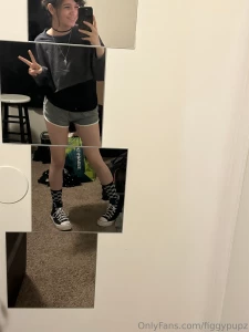 Some pics i took on vacation 3 these shorts rlly make me look caked up part 9