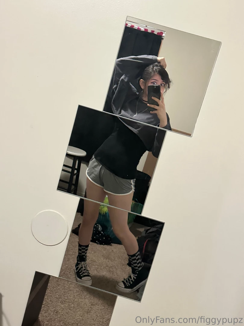 Some pics i took on vacation 3 these shorts rlly make me look caked up part 5 