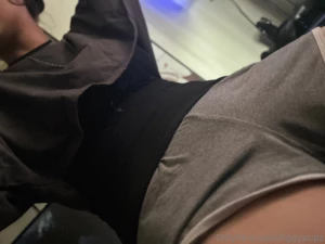 Some pics i took on vacation 3 these shorts rlly make me look caked up part 8