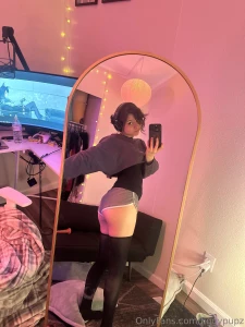 Part iii these are all the selfie-style pics from that set d i put a part 13