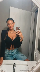 Dont miss out my first live tonighttt so excited