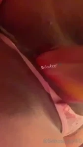 Tan rica ven a que me di