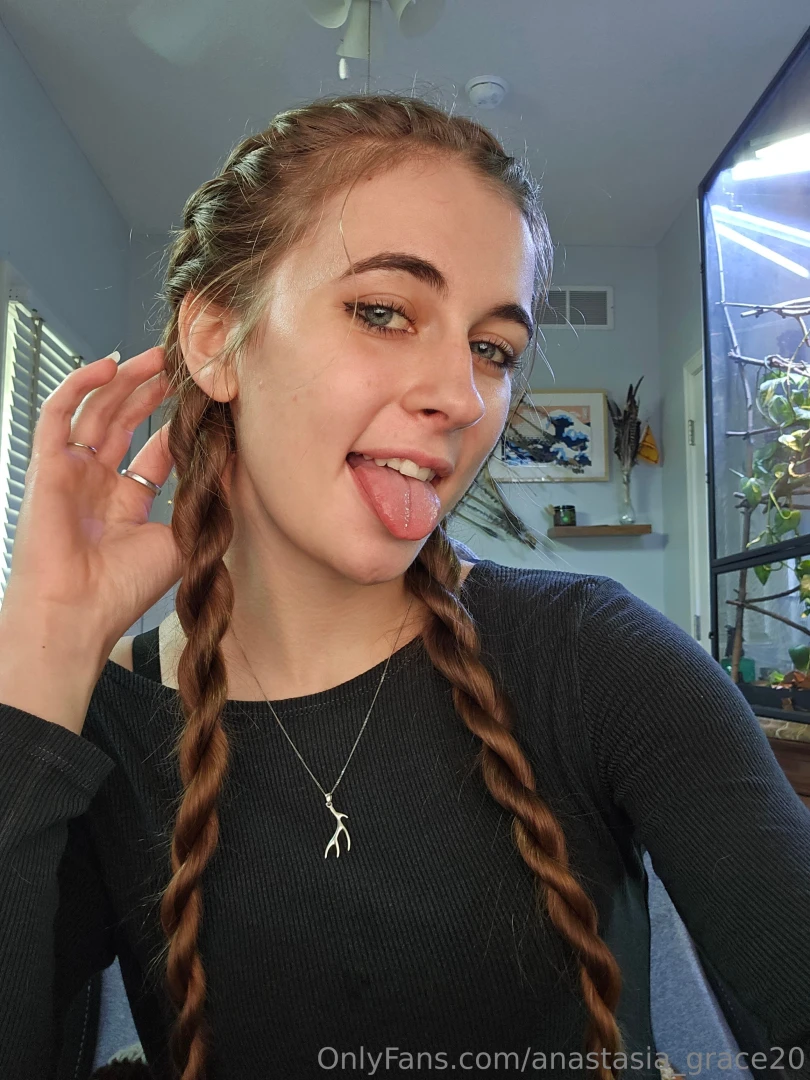 You re looking at this pic a little too long caught ya 