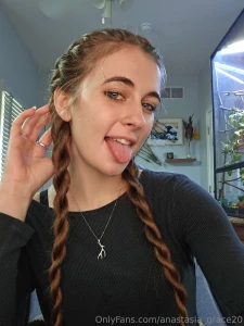 You re looking at this pic a little too long caught ya