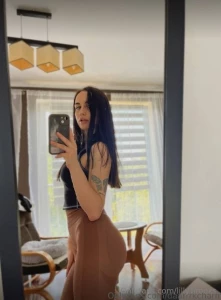 This juicy hot brunette daarrrkcharm has a very deep throat and a part 643