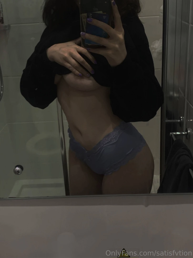 Early mornings make me so horny 