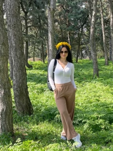 A dandelion wreath is an unusual and beautiful decoration that can be