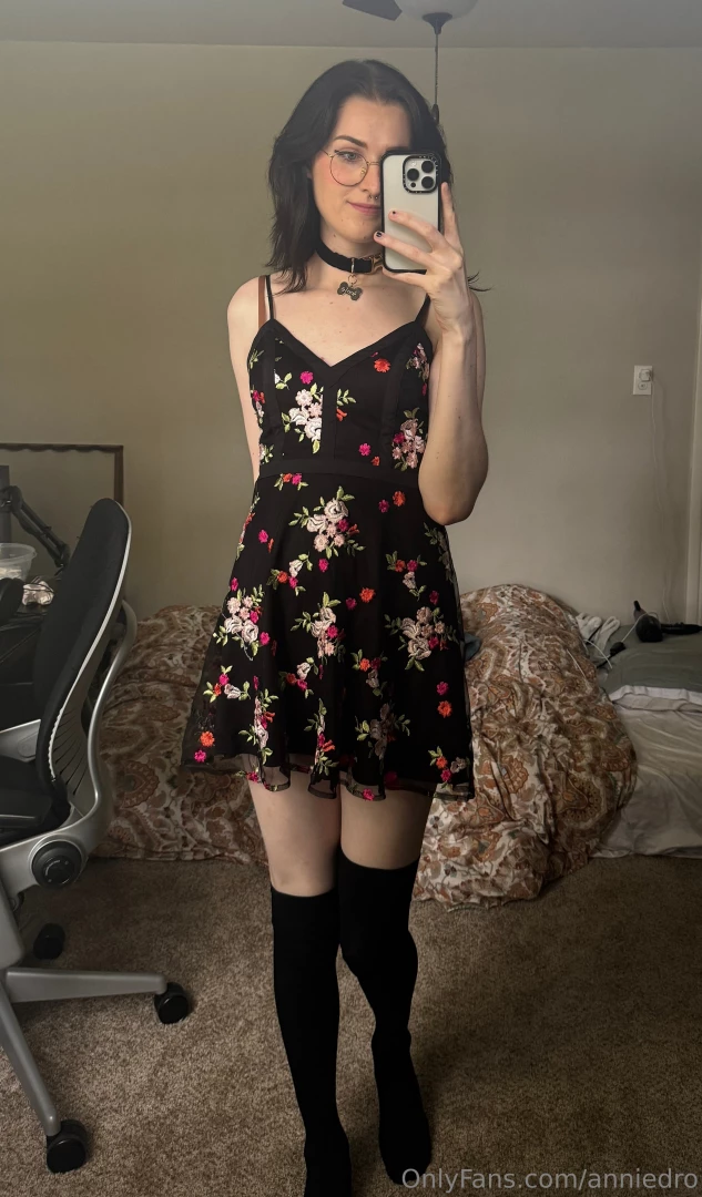 I m back did you miss me finally got my mirror and my room somewhat part 1 