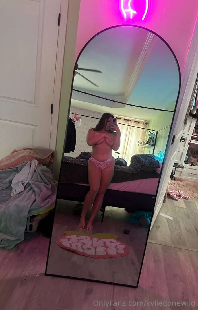 Wanna fuck me in the mirror and watch 
