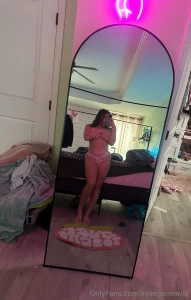 Wanna fuck me in the mirror and watch