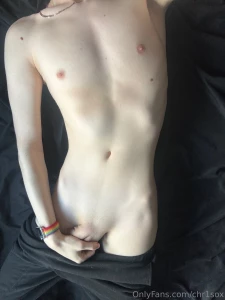 Good morning cuties reminder that i do custom videos and pics dm me if