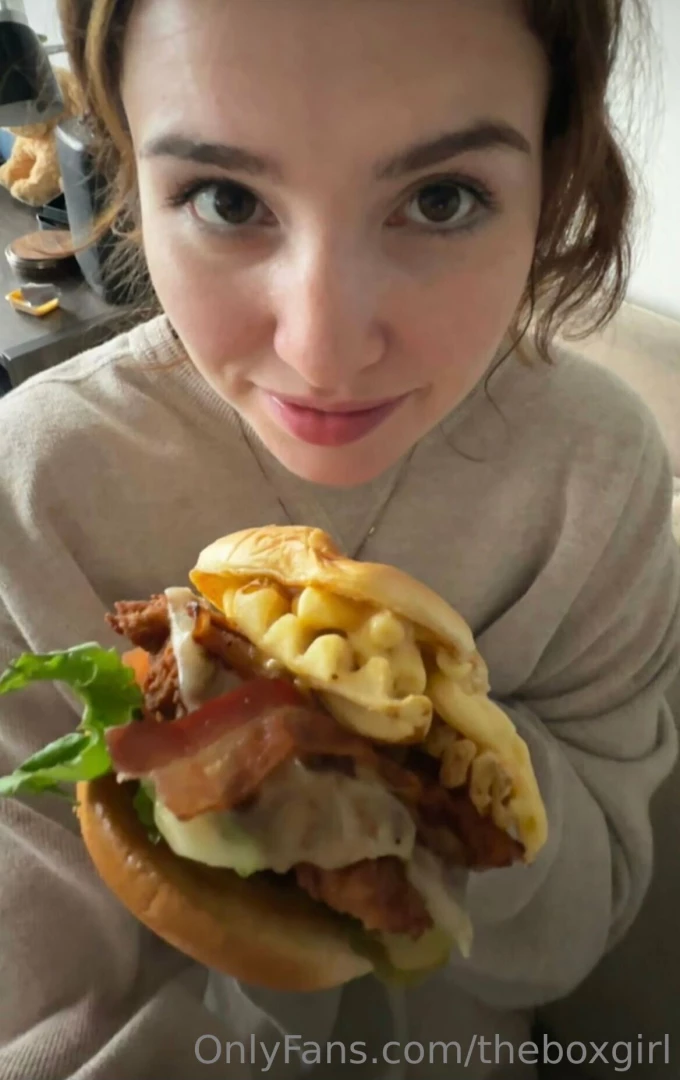 Lets eat together babe 