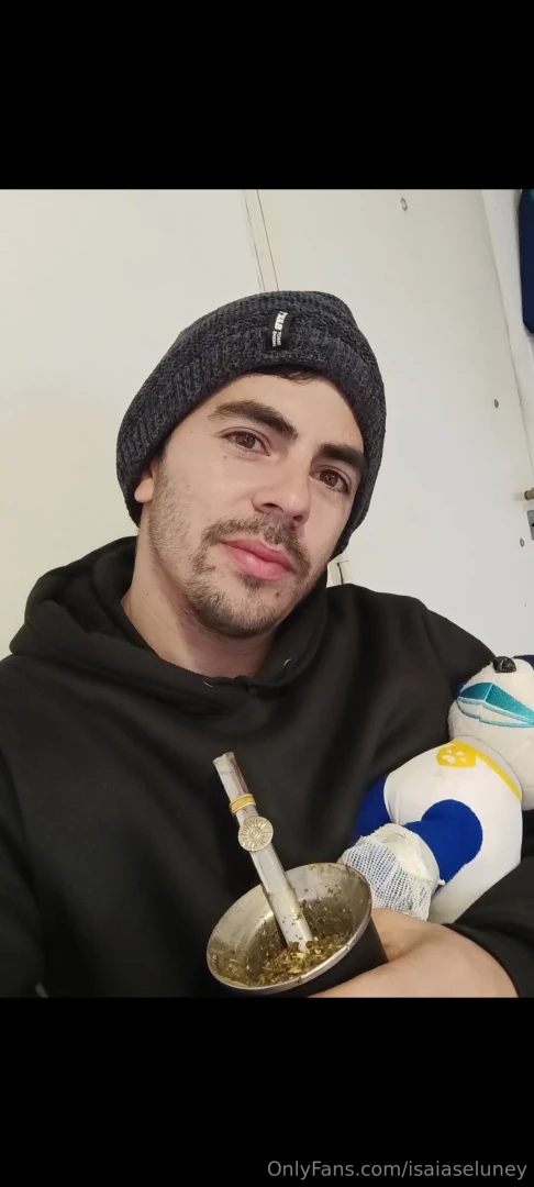 Isaiaseluney i want to make you happy and fulfill your fantasy 