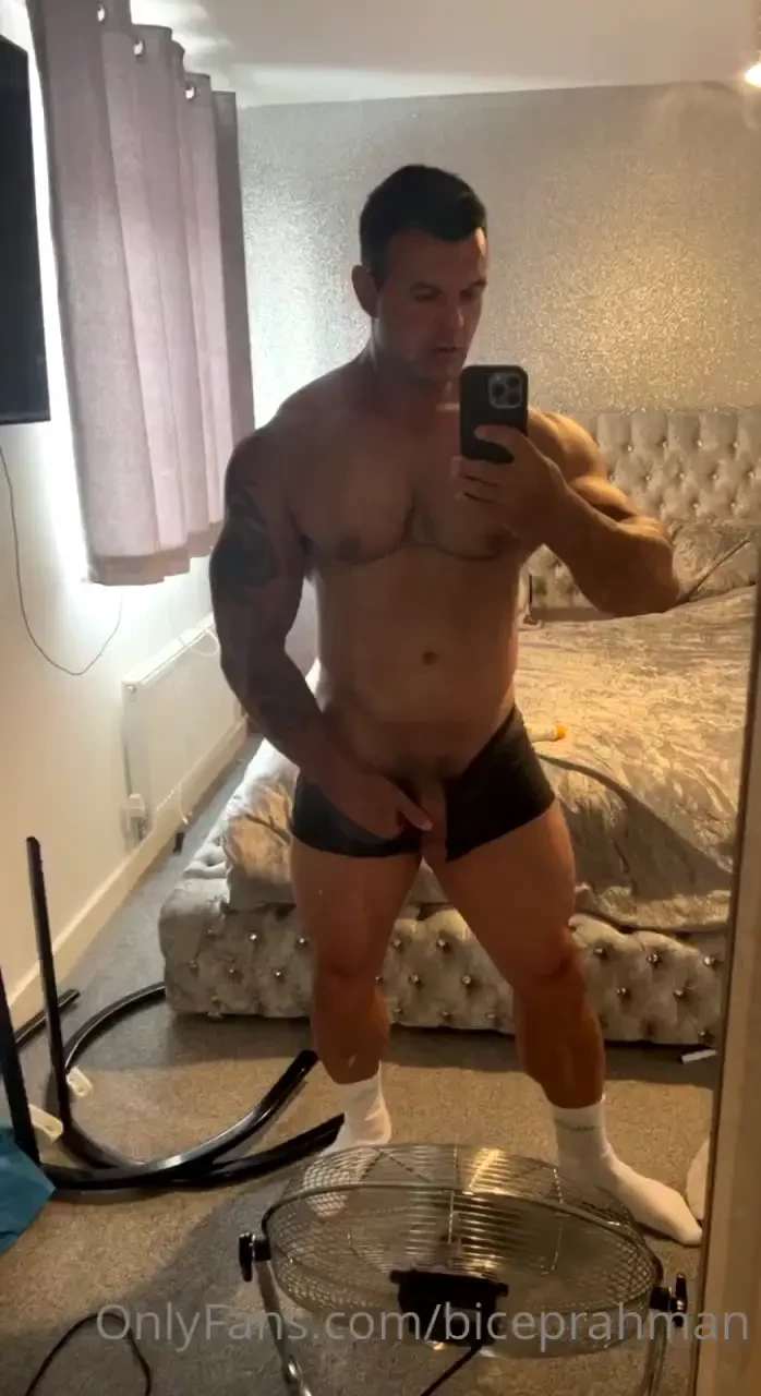 One year ago fuck me ive put some mass on in a year floppppppy suck it 