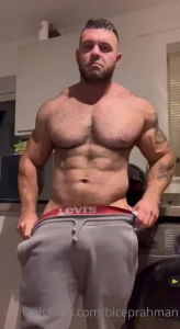 Day 1 of trying to get huge still hairy as fuck until someone wants to
