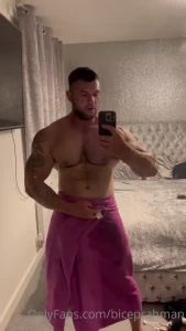 Suck on it wanna see the full vid