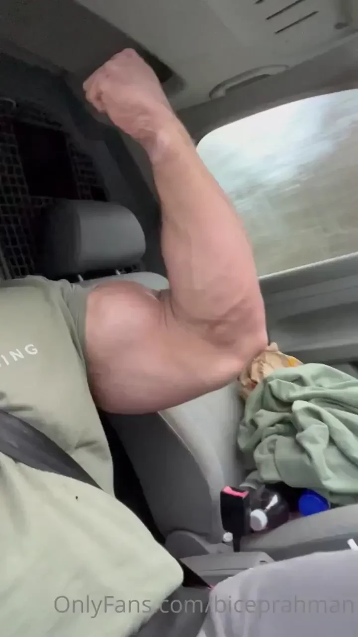 Good morning i m just off too work have a bicep flex to brighton up 