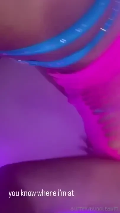 Live with my friend mia 