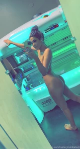 Tanning this butterybbubbleebuttt