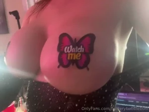 You need my snapchat send a tip of 50 to be added