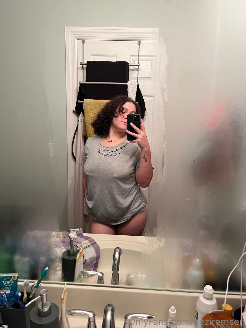 Don t you wanna see what my titties look like baby 