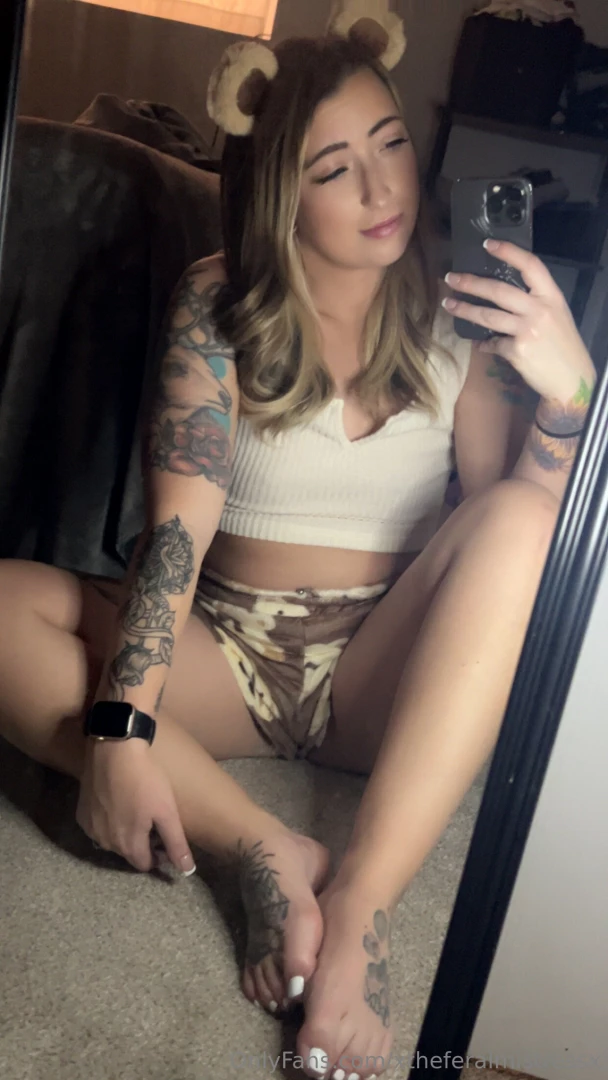 Come cuddle i need back tickles 