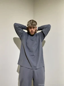 This pose got you thinking about riding me huh don t lie