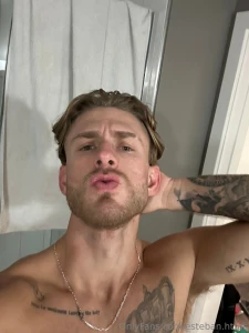 Staring at this selfie won t be enough you ll want the rest too