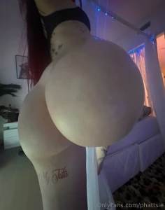 Too much cake to be left untouched lt