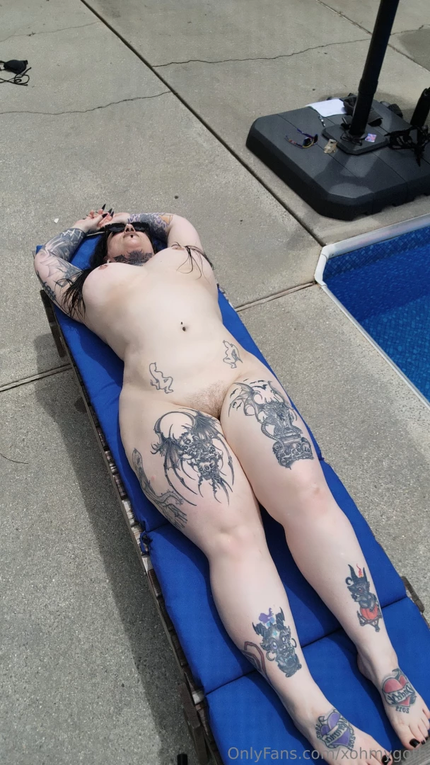 Dreaming of being next to the pool 