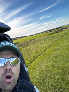 I just a hit a hole in one i swearrrr