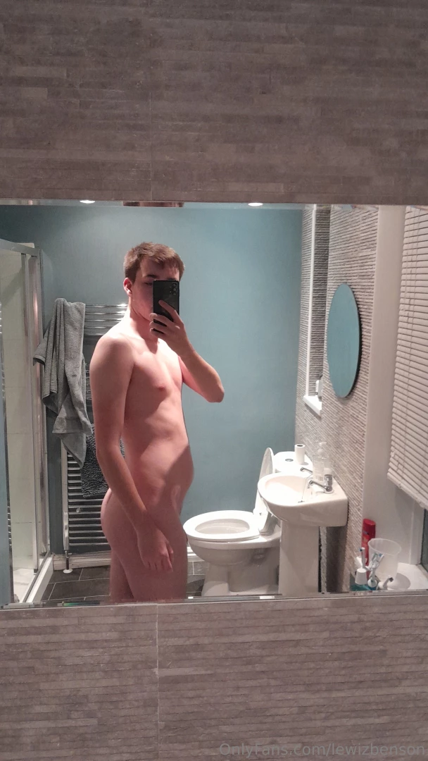 Gagging to be buttered up and rubbed all over by a guy 