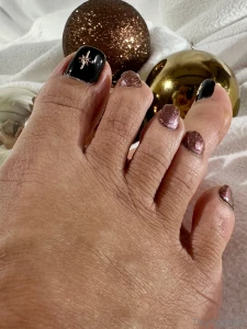 Holiday party-ready shoes and pedi with shiny wrinkled soles set part 16