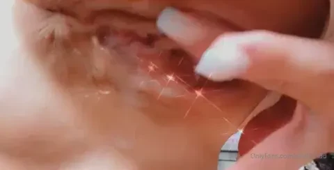 A beautiful yummy cream pie for you 