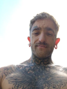 What do you say shave or do i grow a beard qu me dices afeit o me dejo