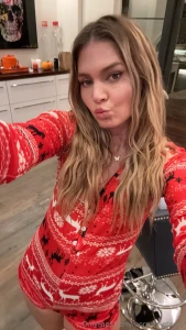 Underneath the mistletoe i can t help but give you a steamy kiss